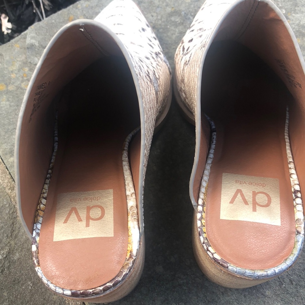 DV by Dolce Vita Snake Print Mules with Block Heel. Excellent condition. Size 6 - Picture 7 of 11